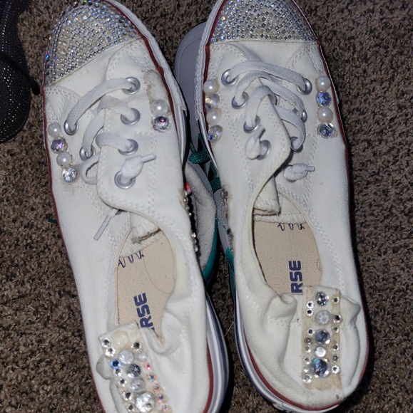 Shoes - Picture 2 of 12